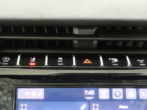 New 2025 Jeep Grand Cherokee Laredo X w/ Luxury Tech Group I image 21