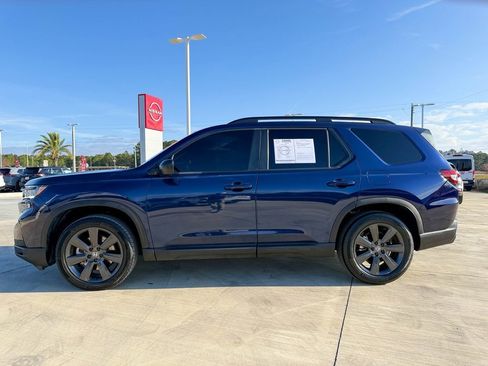 Used 2025 Honda Pilot Sport image 7