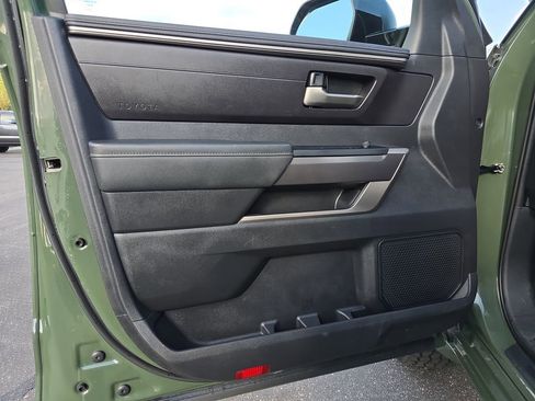 Used 2022 Toyota Tundra SR5 w/ SR5 Convenience Package image 28