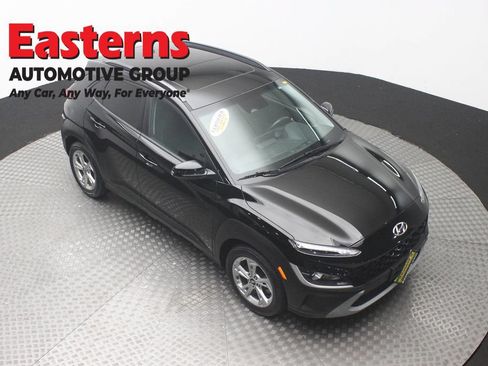 Used 2022 Hyundai Kona SEL w/ Convenience Package AWD/4WD image 3
