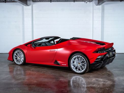 Used 2024 Lamborghini Huracan EVO AWD/4WD image 6