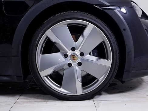 Certified 2024 Porsche Taycan 4 Cross Turismo w/ Premium Package image 23