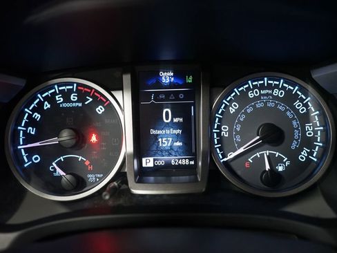 Certified 2021 Toyota Tacoma SR5 AWD/4WD image 16