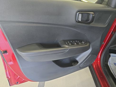 Certified 2024 Hyundai Venue Limited FWD image 11