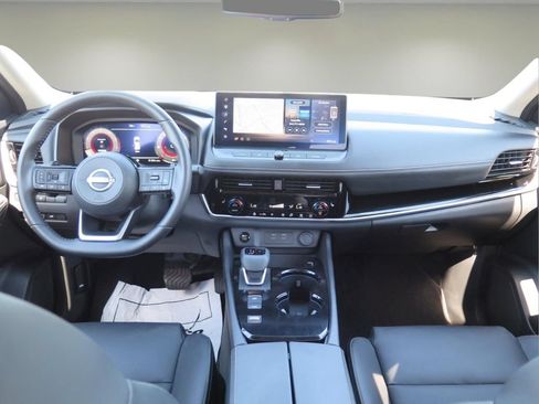 Used 2024 Nissan Rogue SL FWD image 22