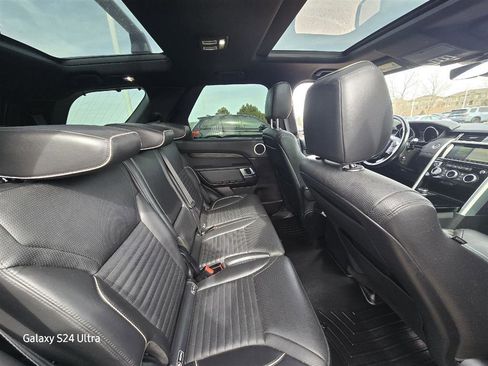 Used 2017 Land Rover Discovery HSE image 19