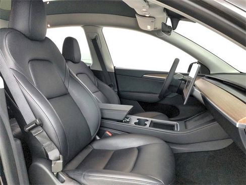 Used 2023 Tesla Model Y Performance image 39