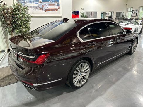 Used 2020 BMW 750i xDrive w/ Executive Package AWD/4WD image 27