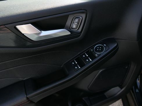 Used 2024 Ford Escape ST-Line image 11