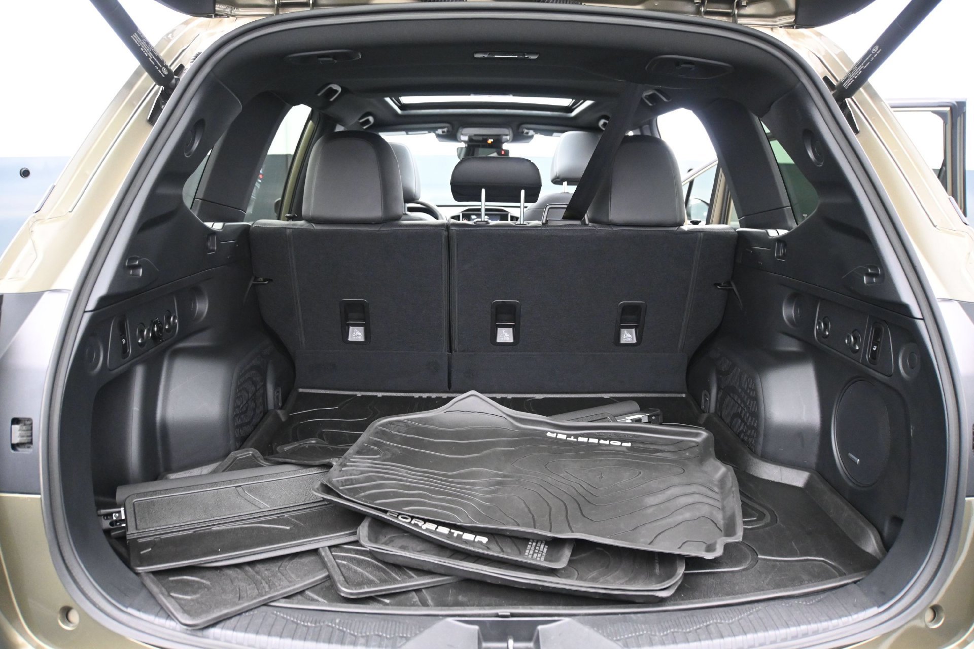Used 2025 Subaru Forester Limited AWD/4WD image 15