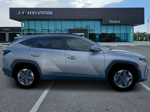 New 2026 Hyundai Tucson SEL FWD image 9