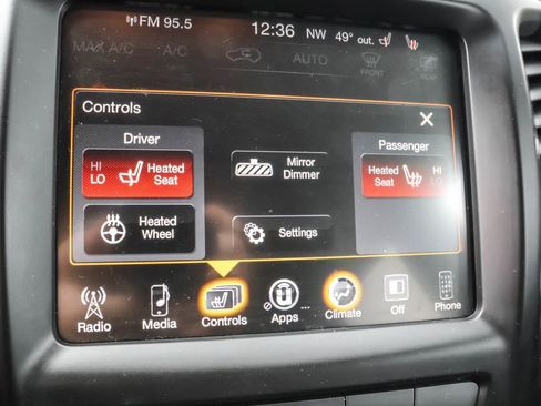 Used 2015 Jeep Cherokee Latitude w/ Comfort/Convenience Group image 24