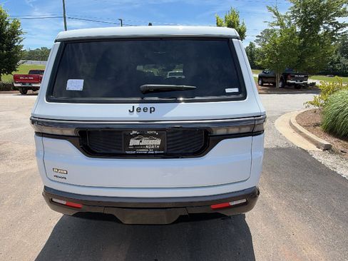 New 2026 Jeep Grand Wagoneer Limited AWD/4WD image 9