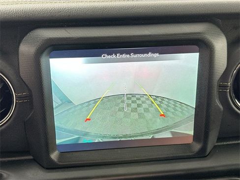 Used 2022 Jeep Wrangler Unlimited Sahara image 12