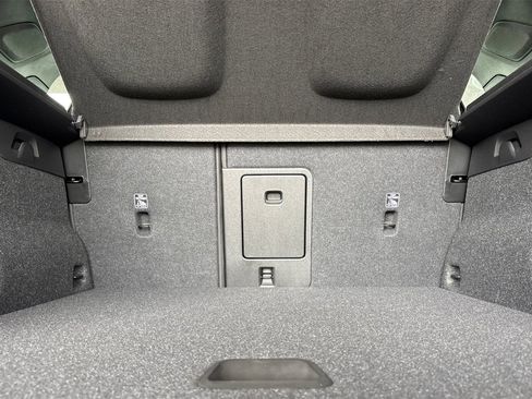 New 2025 Volvo XC40 B5 Core w/ Protection Package Premier image 14