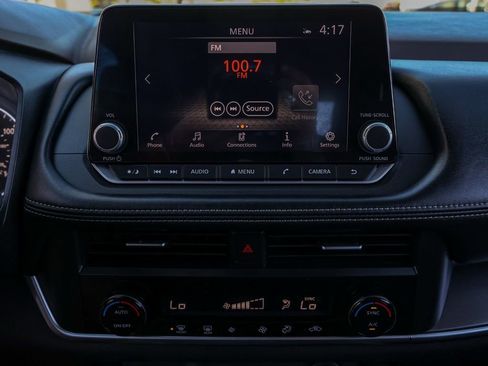 Used 2023 Nissan Rogue SV image 29