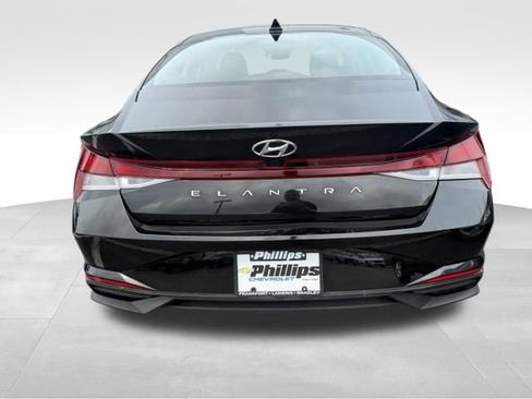 Used 2023 Hyundai Elantra SEL FWD image 11