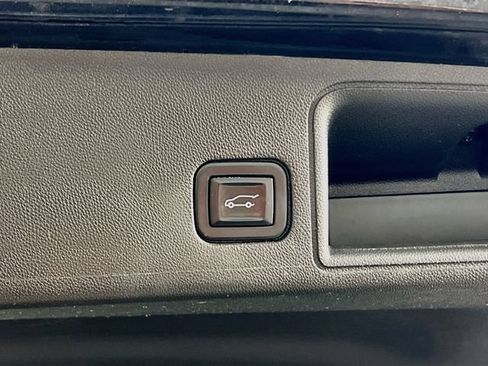 Used 2022 GMC Terrain SLE w/ Driver Convenience Package FWD image 26