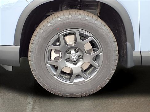 New 2025 Honda Pilot TrailSport image 13