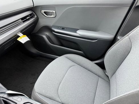 New 2025 Kia K4 LXS image 15