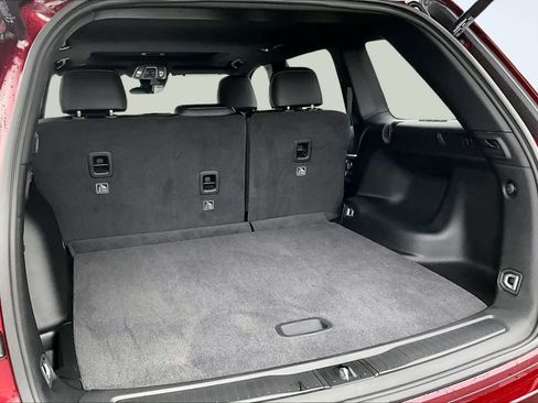 New 2026 Jeep Grand Cherokee Altitude AWD/4WD image 19