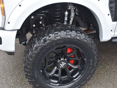 New 2026 Ford F250 Lariat w/ Black Appearance Package image 5