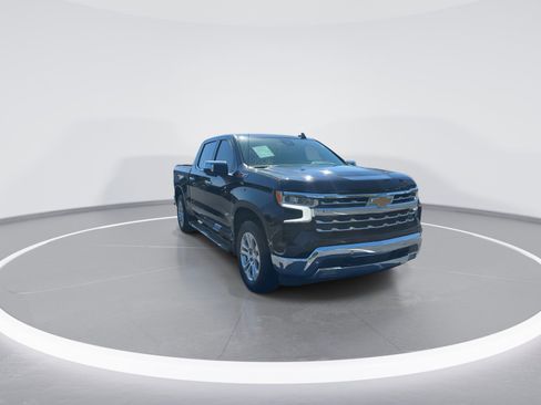 Used 2024 Chevrolet Silverado 1500 LTZ image 2