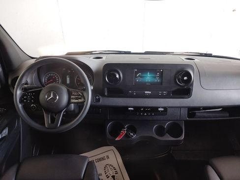 Used 2023 Mercedes-Benz Sprinter 3500 image 32