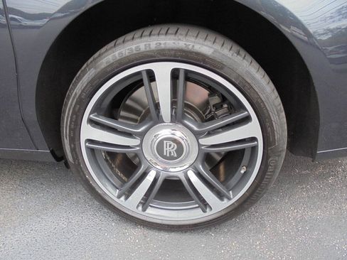 Used 2011 Rolls-Royce Ghost RWD image 38