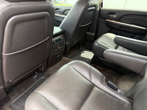 Used 2012 GMC Yukon Denali RWD image 17