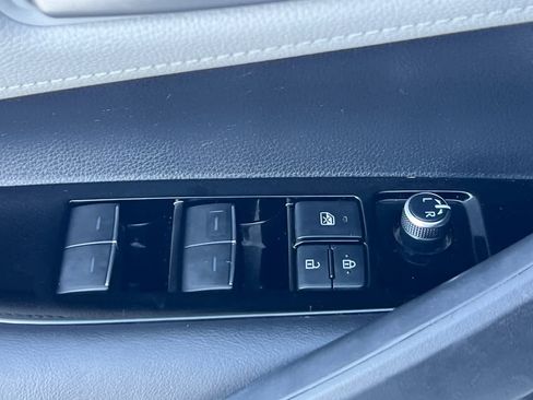 Used 2019 Toyota Corolla SE image 13