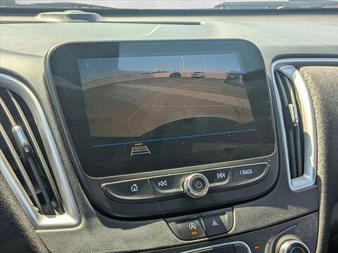 Used 2020 Chevrolet Malibu LS FWD image 12