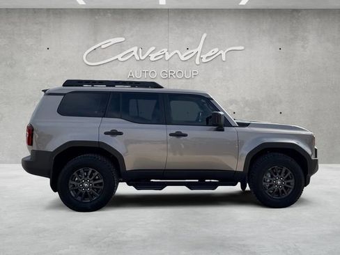 Used 2025 Toyota Land Cruiser image 17