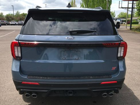 Used 2025 Ford Explorer ST AWD/4WD image 5