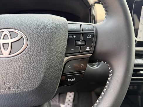 Used 2026 Toyota Camry SE w/ Convenience Package FWD image 20