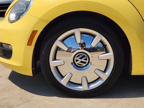 Used 2015 Volkswagen Beetle 1.8T FWD image 11