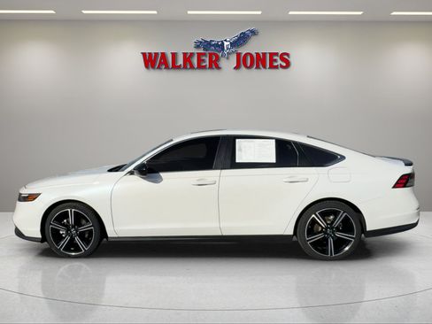 Used 2024 Honda Accord Sport image 6