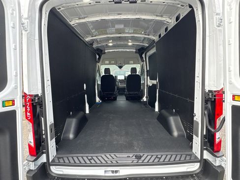 New 2026 Ford Transit 250 148 Medium Roof w/ Load Area Protection Package RWD image 44
