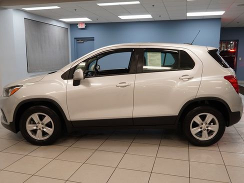 Used 2021 Chevrolet Trax LS image 2
