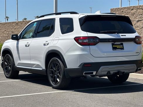 New 2025 Honda Pilot Touring image 6