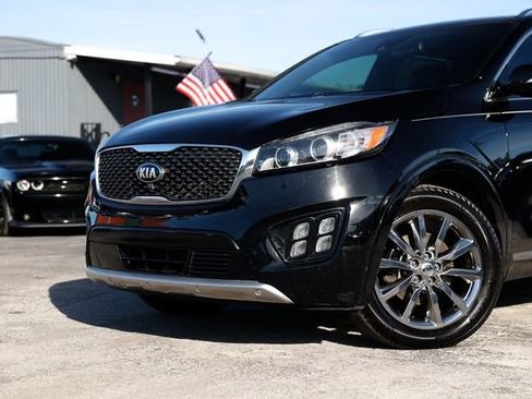 Used 2017 Kia Sorento SX image 40