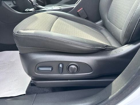 Used 2025 Buick Encore GX Preferred w/ Comfort Package FWD image 11