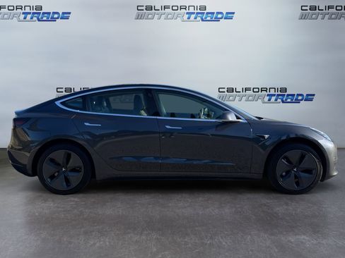 Used 2017 Tesla Model 3 Long Range image 4