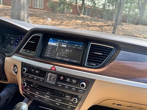 Used 2015 Hyundai Genesis 3.8 w/ Option Group 03 image 21