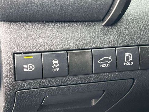 Certified 2021 Toyota Camry LE image 20