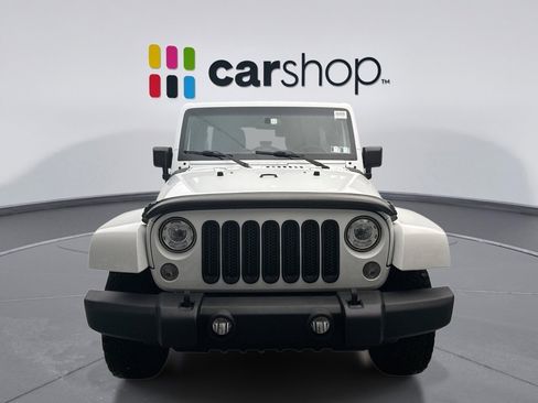 Used 2017 Jeep Wrangler Unlimited Rubicon w/ Dual Top Group AWD/4WD image 8