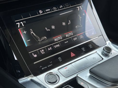 Used 2023 Audi e-tron Premium Plus w/ Premium Plus Package image 26