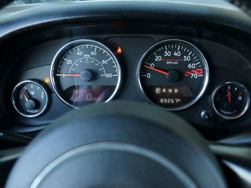 Used 2017 Jeep Wrangler Unlimited Rubicon image 14