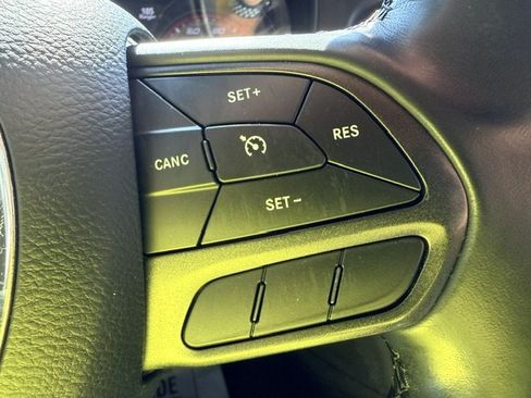 Used 2020 Dodge Charger SXT w/ Blacktop Package RWD image 21