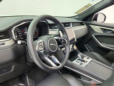 Used 2025 Jaguar F-PACE R-Dynamic S image 18